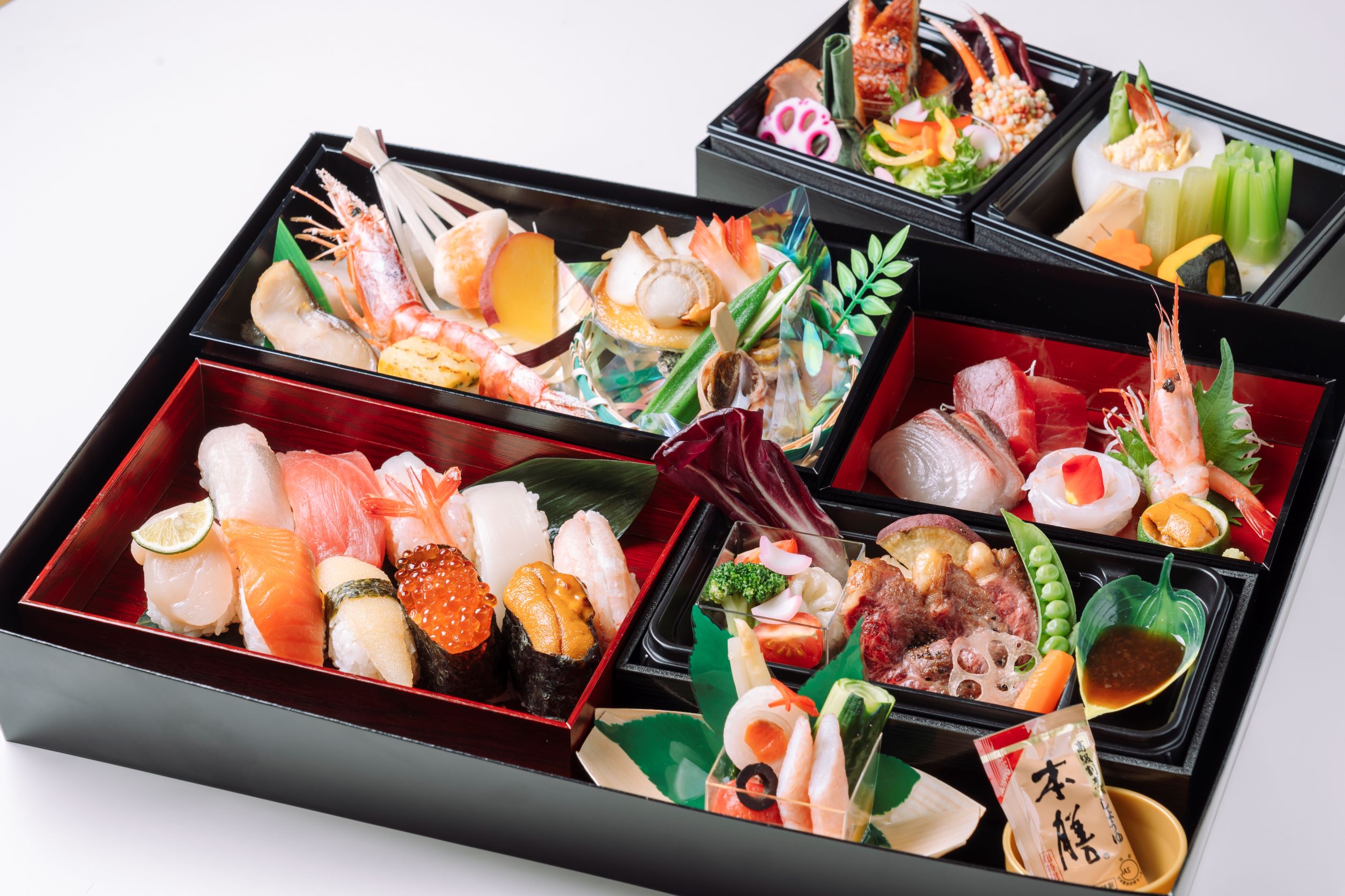折詰彩り会席膳 「やまぼうし」 | 旬彩お届け弁当 けやき ～欅～｜弁当